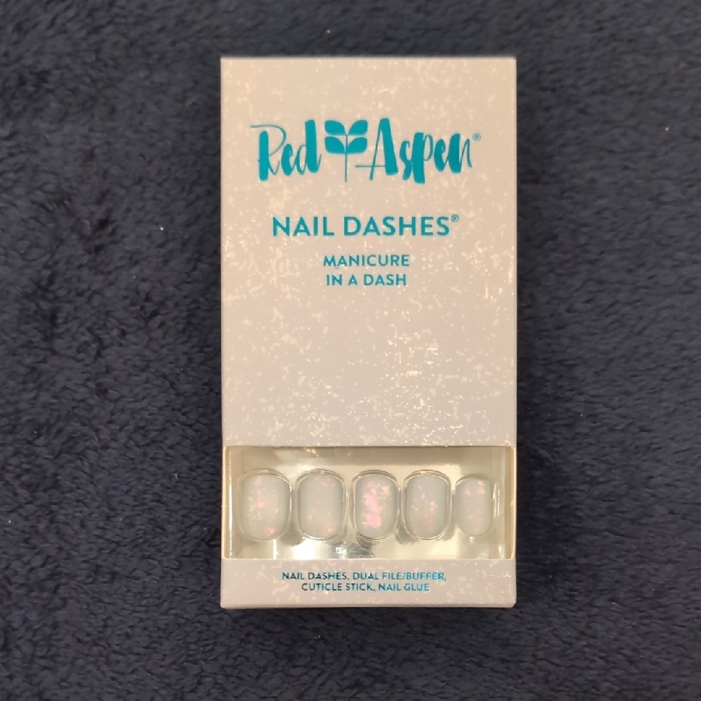 Red Aspen Nail Dashes